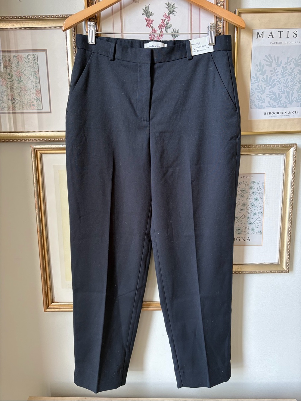 NWT Abercrombie & Fitch High Rise Ankle Slim pant 29
